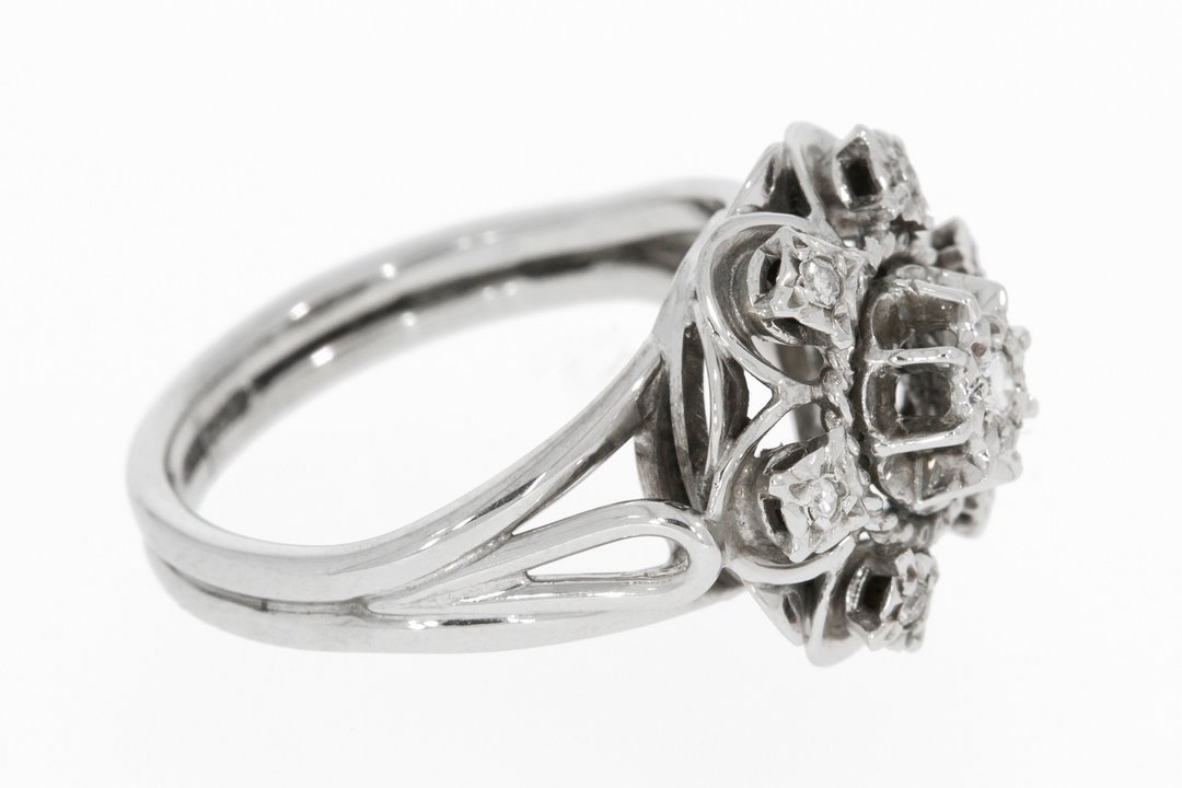 18 Karaat Witgouden Rozet Ring gezet met Diamant