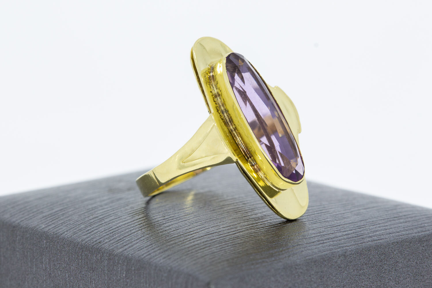 Markies Amethist ring 14 karaat goud - 18,1 mm