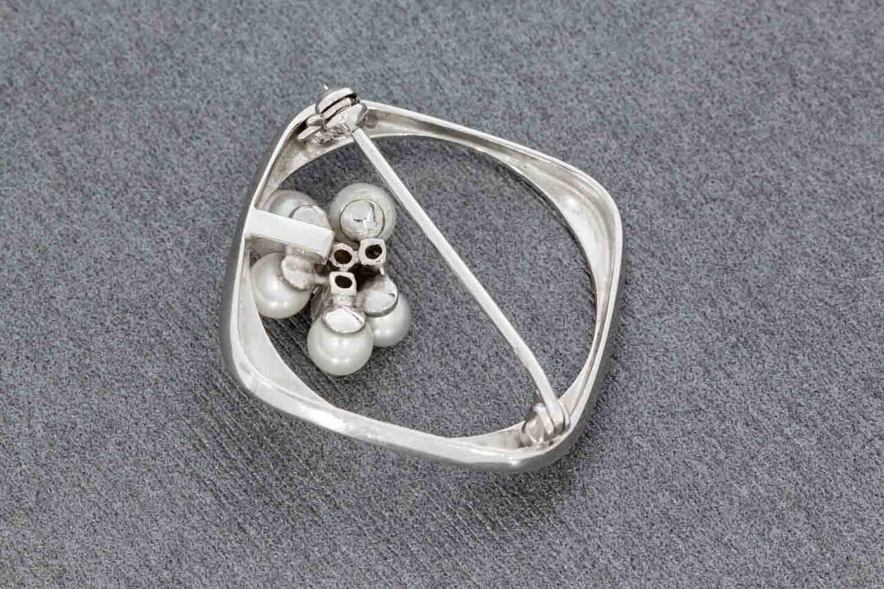 14 Karaat witgouden Broche gezet met Parels en Diamant