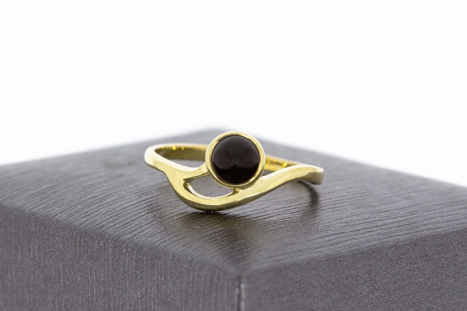 Onyx ring 14 Karaat goud - 16,7 mm