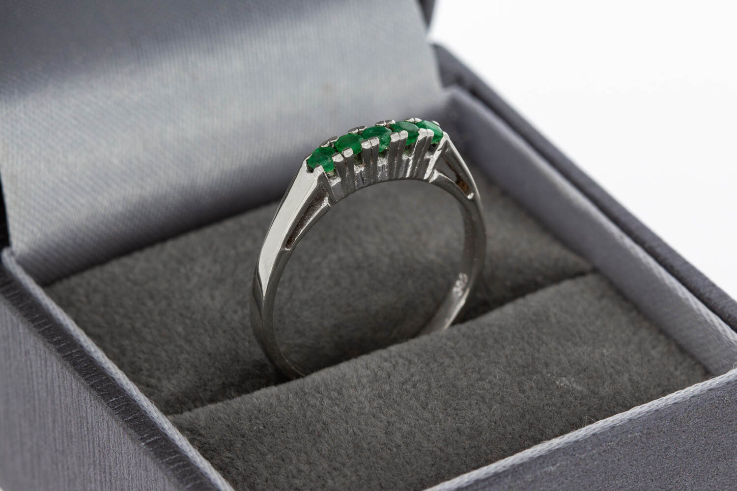 Smaragd ring 14 karaat goud - 17,1 mm