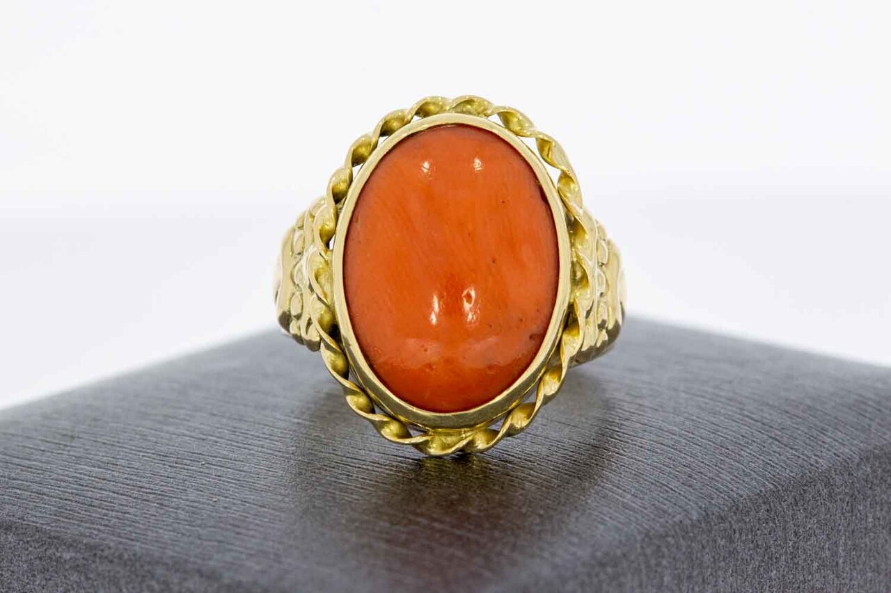14 Karaat geel gouden Vintage ring met Bloedkoraal - 17,4 mm