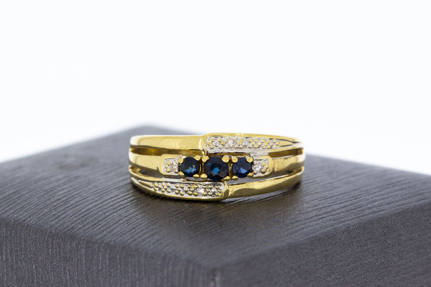 18 Karaat gouden Saffier ring met Diamant -  17,4 mm