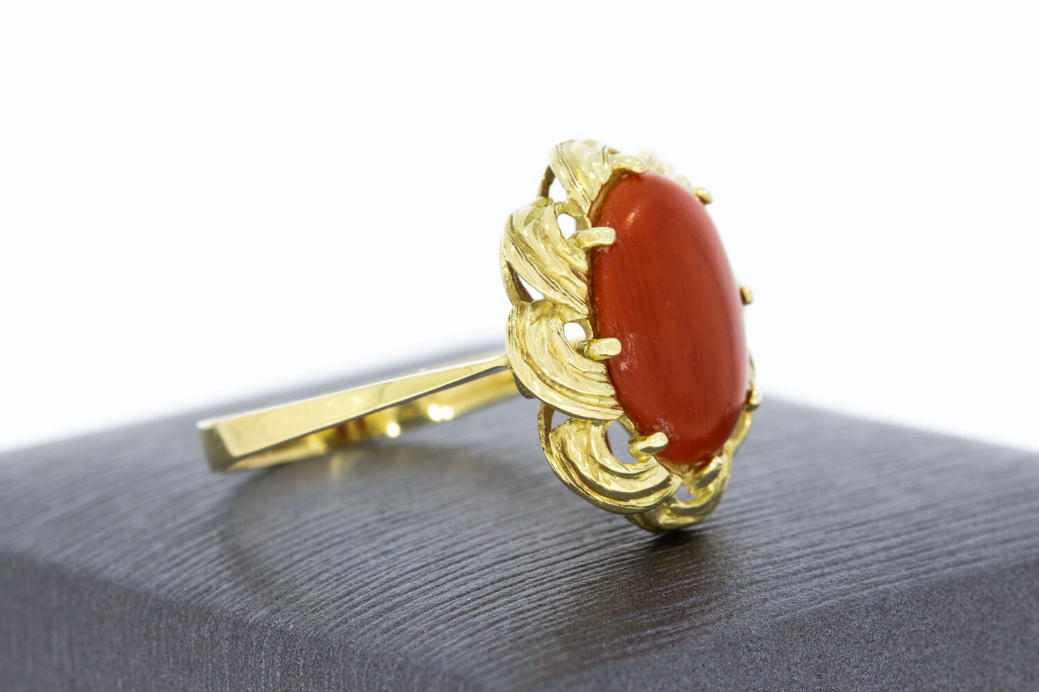 14 Karaat gouden Vintage bloedkoraal ring - 17,6 mm