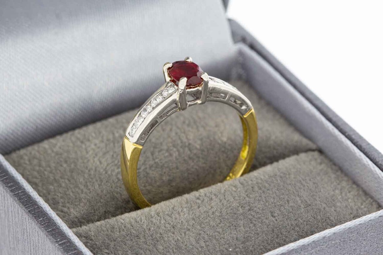 18 Karaat gouden Robijn ring met diamant - 16,8 mm