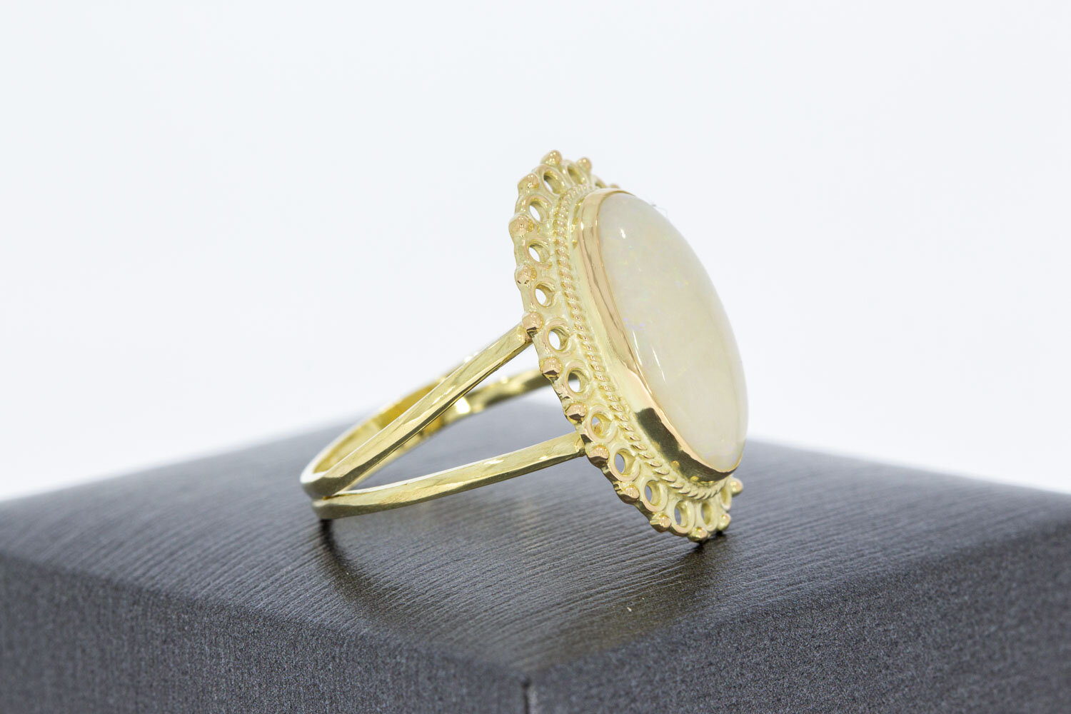14 Karaat gouden Opaal ring - 19,2 mm