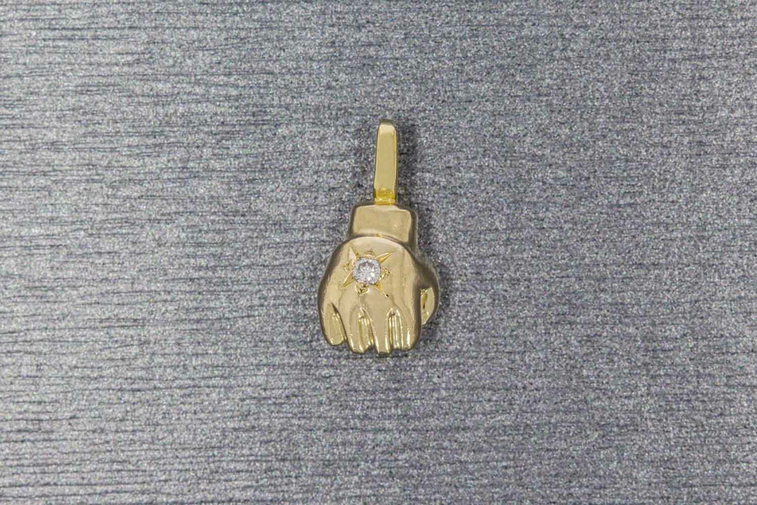Gouden Vuist hanger 14 karaat - lengte 1,6 cm