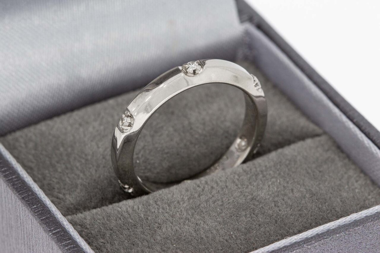 Ring met diamantjes 18 karaat - 17,2 mm