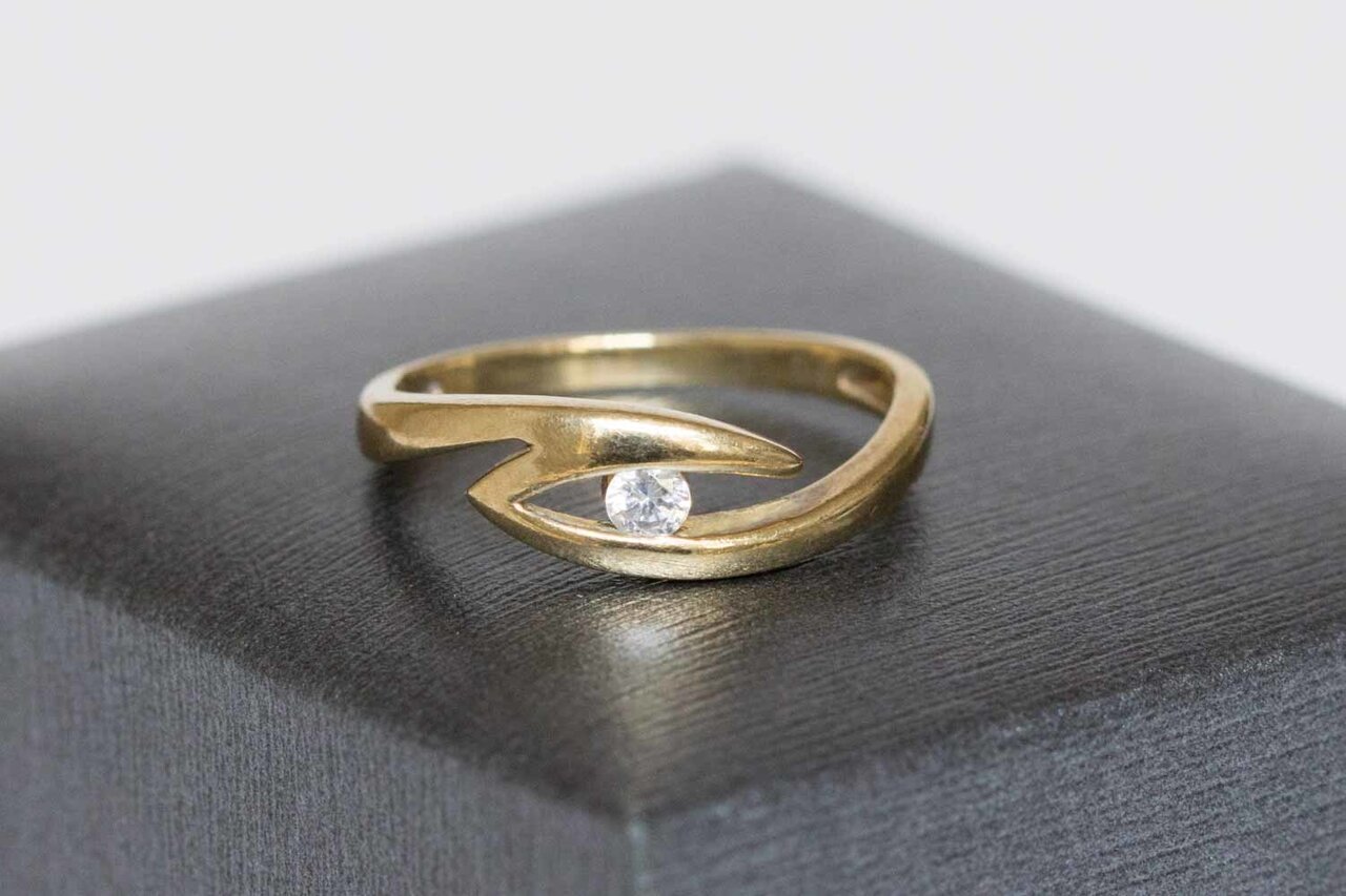 8 karaat Slagring met Zirkonia - 16,8 mm