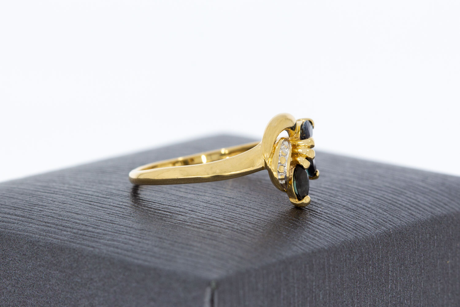Saffier ring dames 18 karaat goud - 16,7 mm
