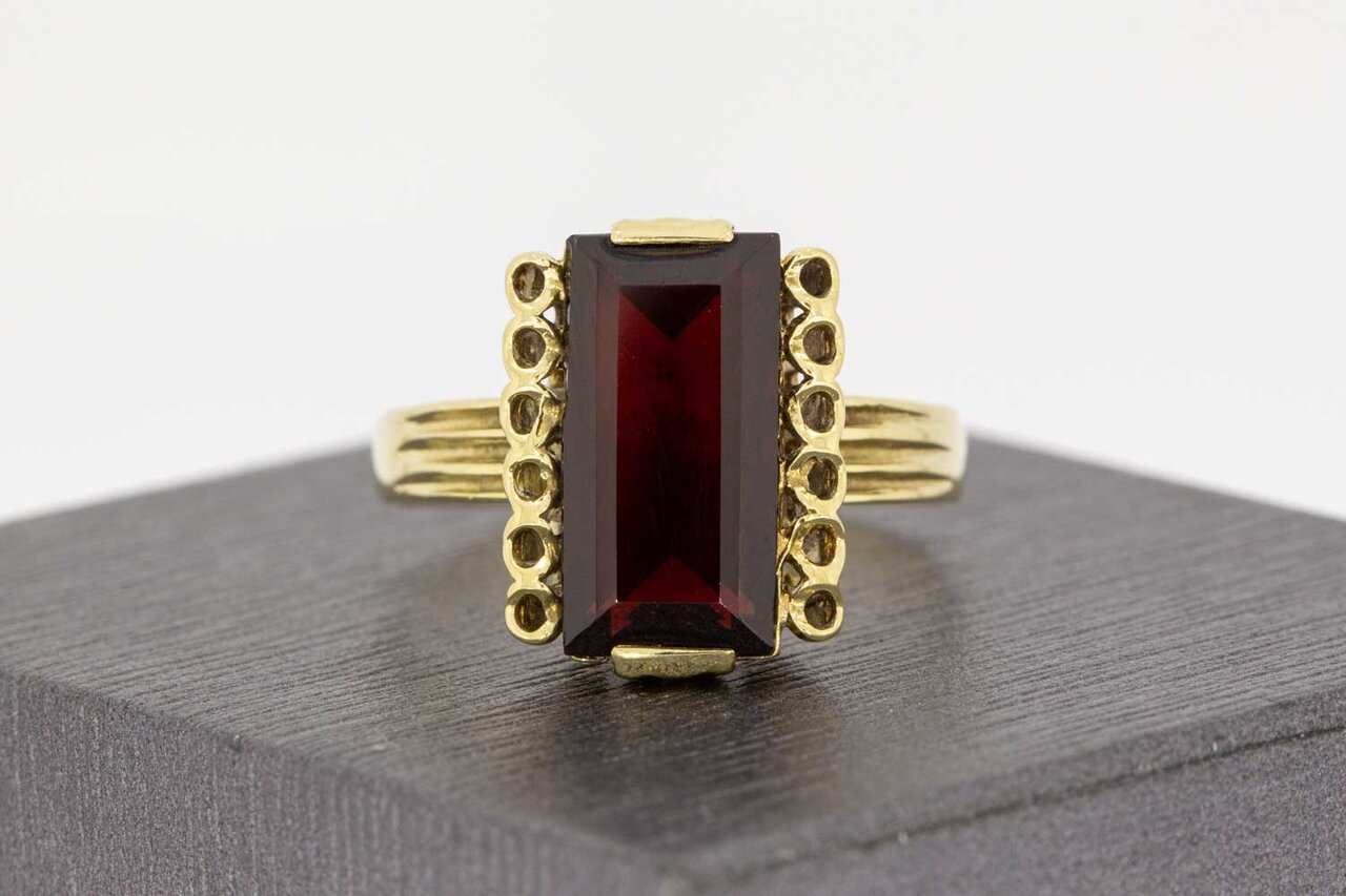 14 karaat gouden granaat ring - 19,1 mm