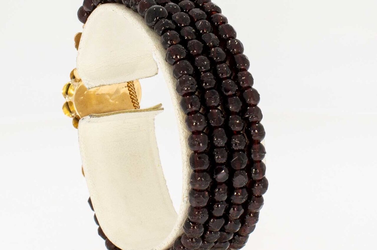 Granaat armband met gouden sluiting - 19 cm