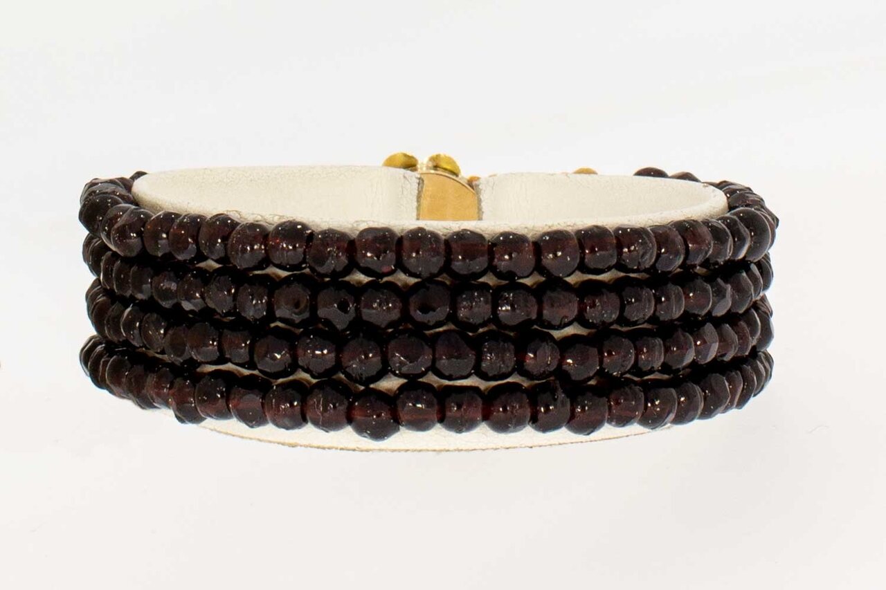 Granaat armband met gouden sluiting - 19 cm