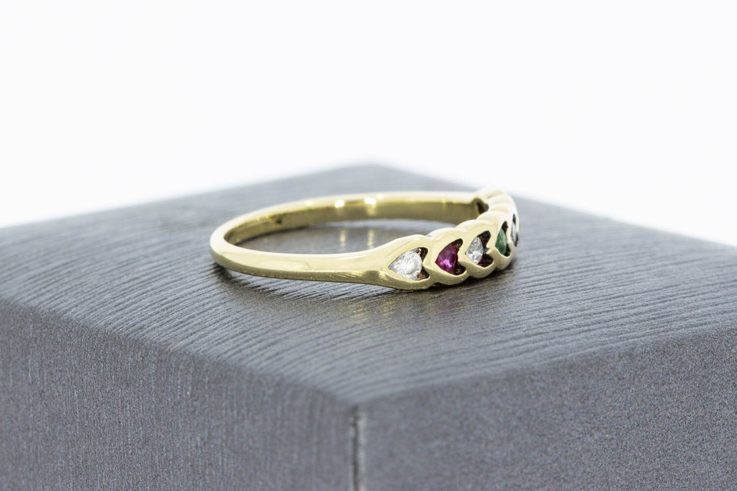 14 karaat hartjes ring met edelsteen - 16,5 mm