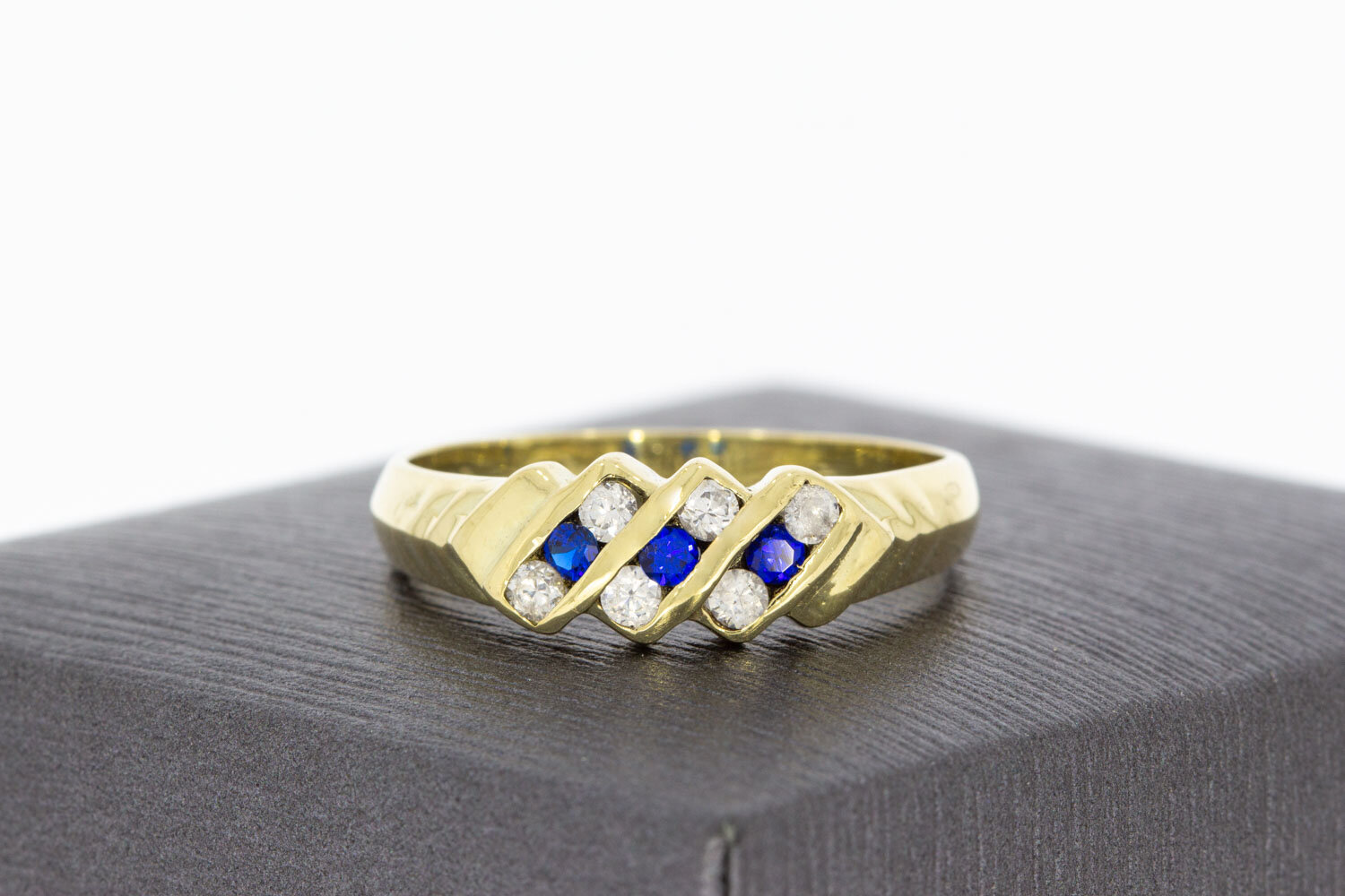 14 Karaat gouden Rij ring met Saffier - 18,5 mm