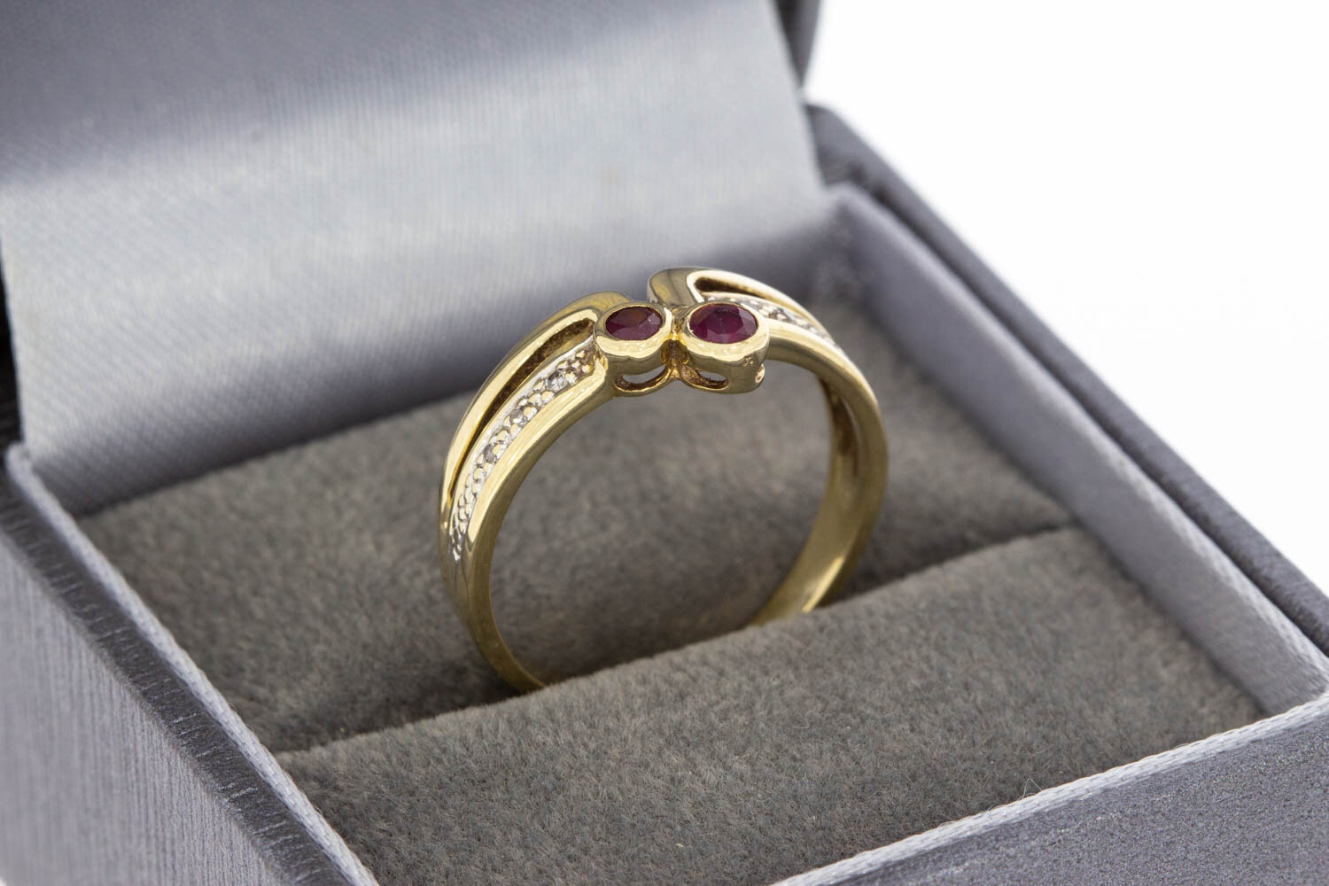 14 Karaat gouden edelsteen ring - 17,4 mm