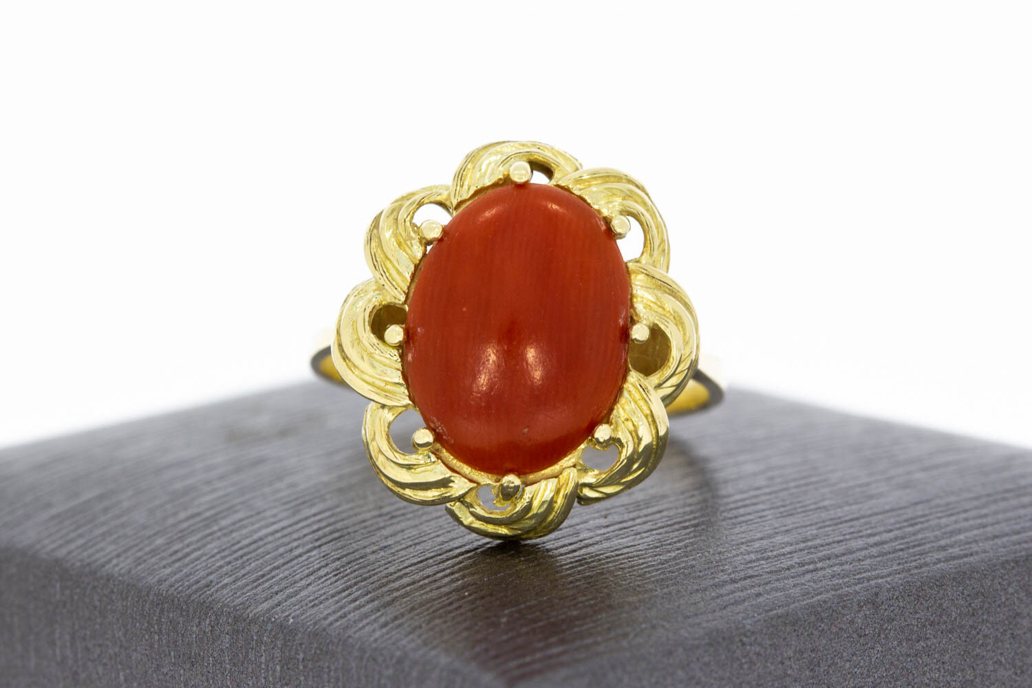 14 Karaat bloedkoraal dames ring - 17,6 mm