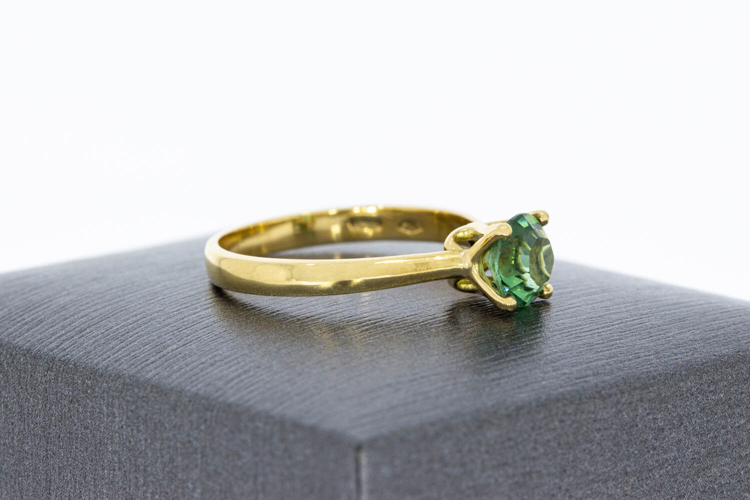 18 gouden edelsteen dames ring - 17,6 mm