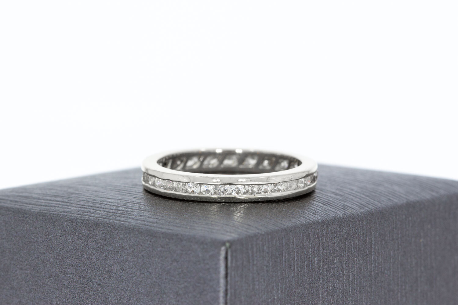 14 Karaat gouden Eternity damesring - 17,2 mm
