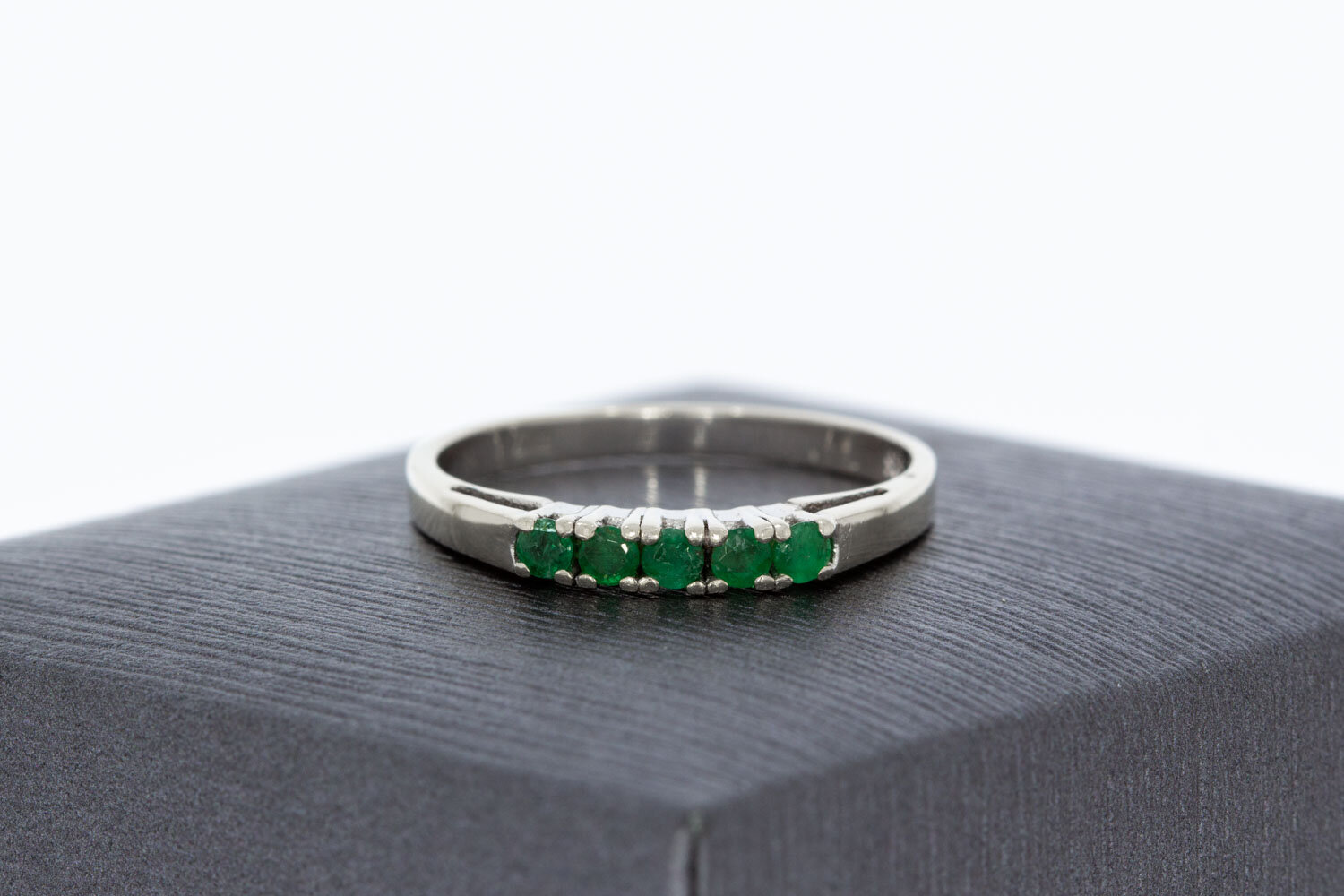 Smaragd ring dames 14 karaat goud - 17,1 mm