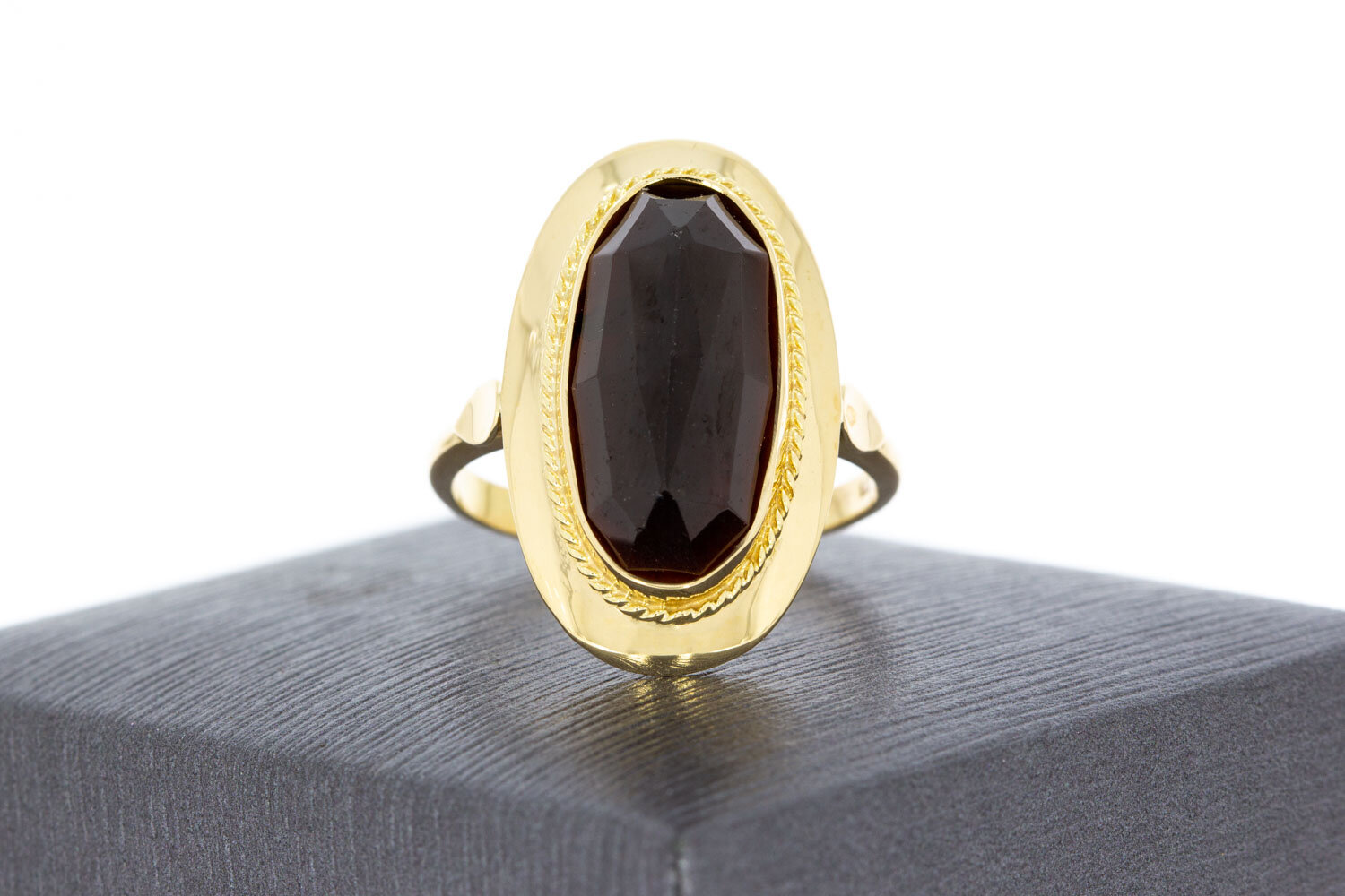 Granaat- ring 14 karaat goud - 18,2 mm