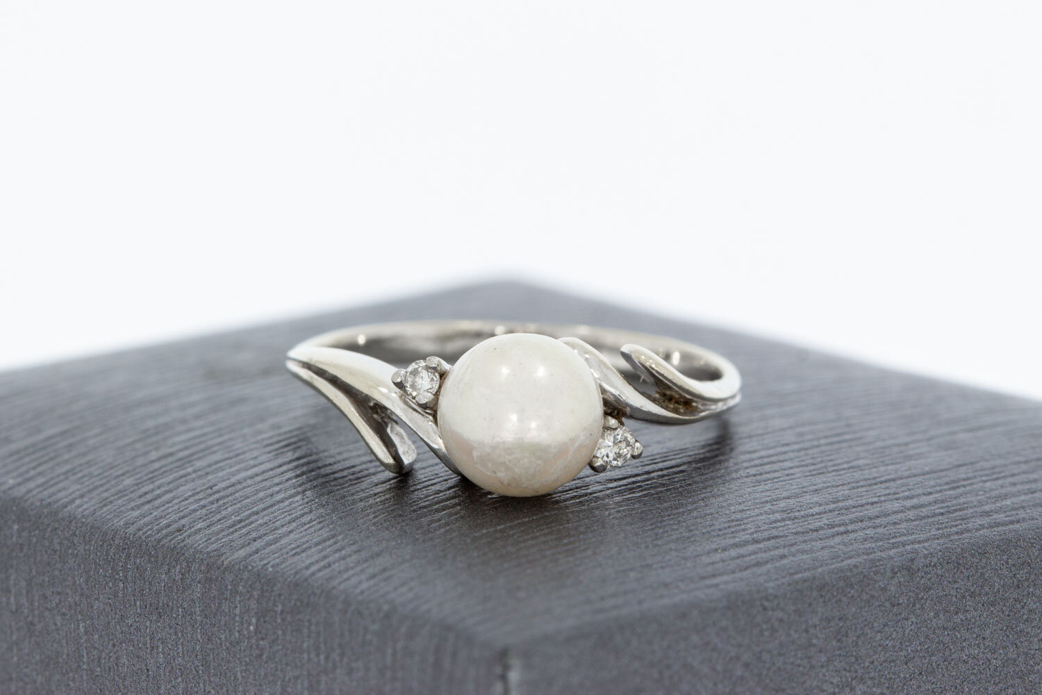 14 karaat Parel ring met Diamant - 17,4 mm