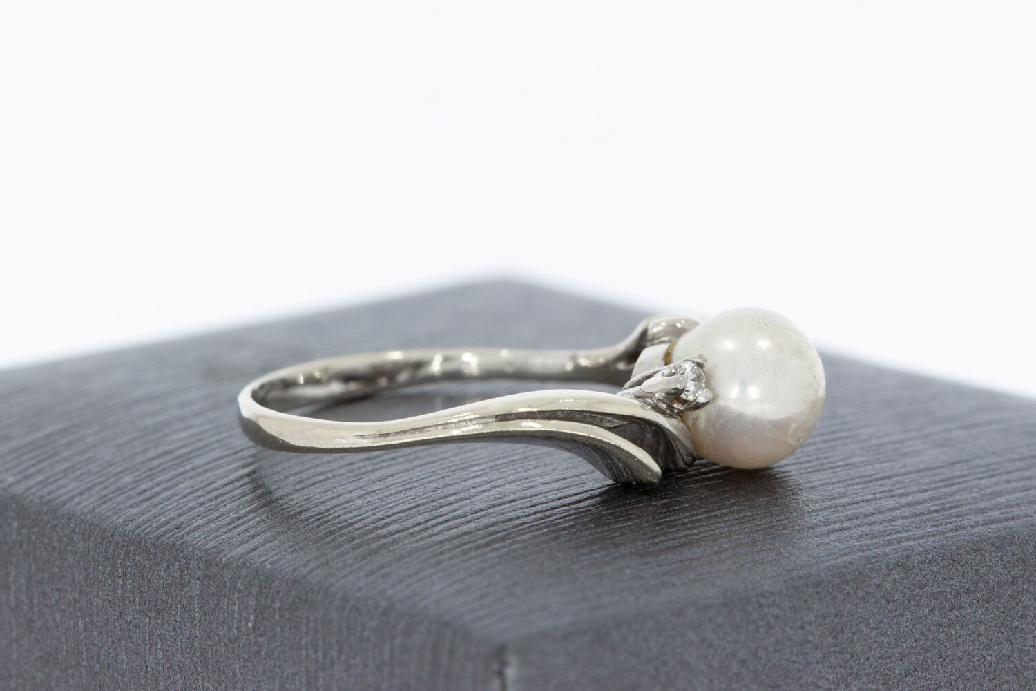 14 karaat Parel ring met Diamant - 17,4 mm