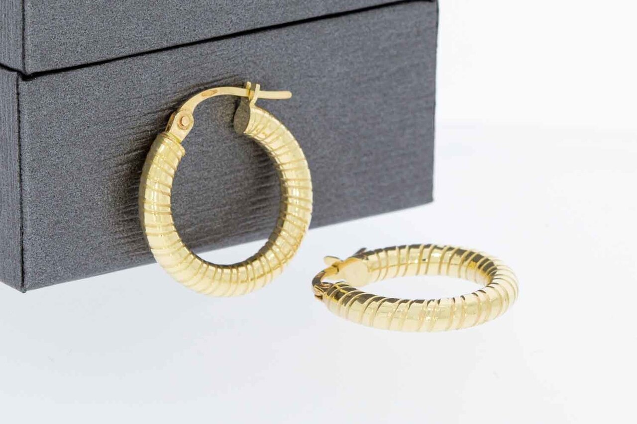 Gefigureerde 14 Karaat gouden oorringen - 1,8 cm