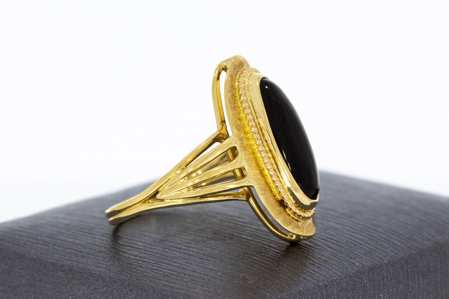 Granaat ring 18 Karaat  goud - 17,8 mm