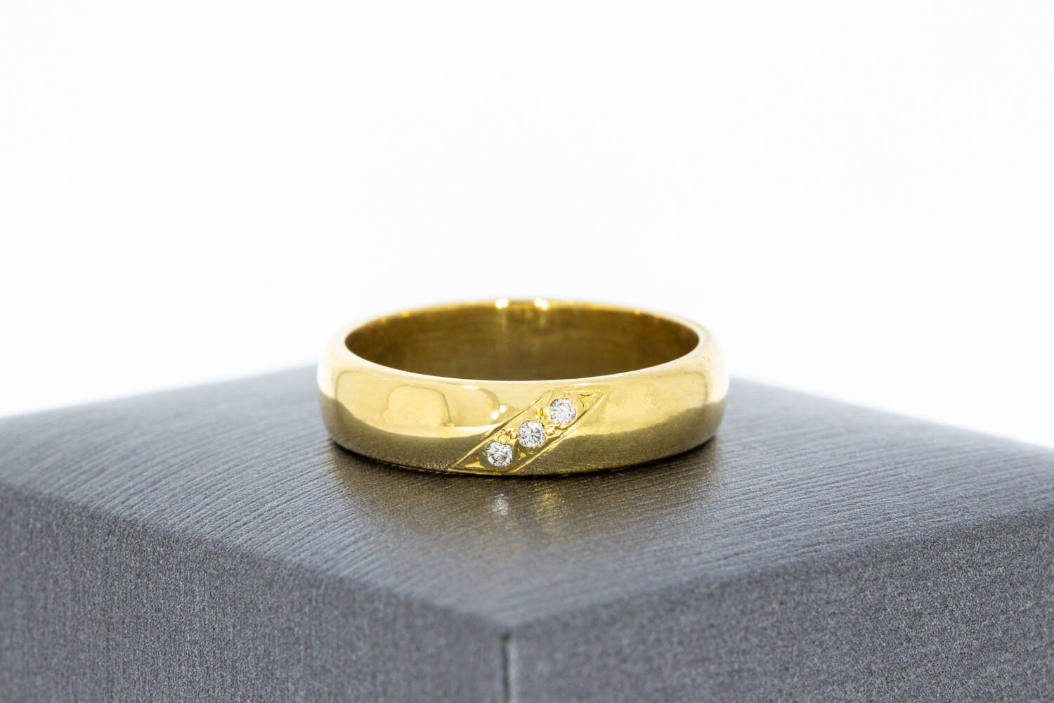 18 Karaat diamantjes ring  - 17,6 mm