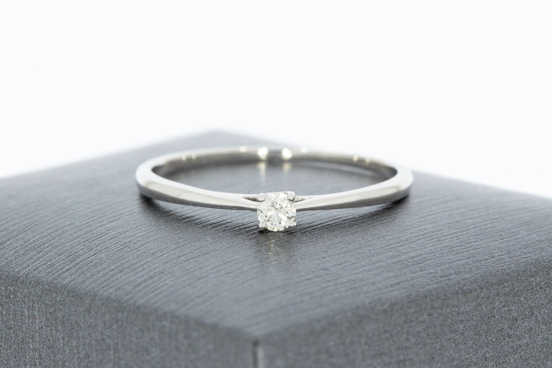 9 karaat Diamant damesring - 16,5 mm