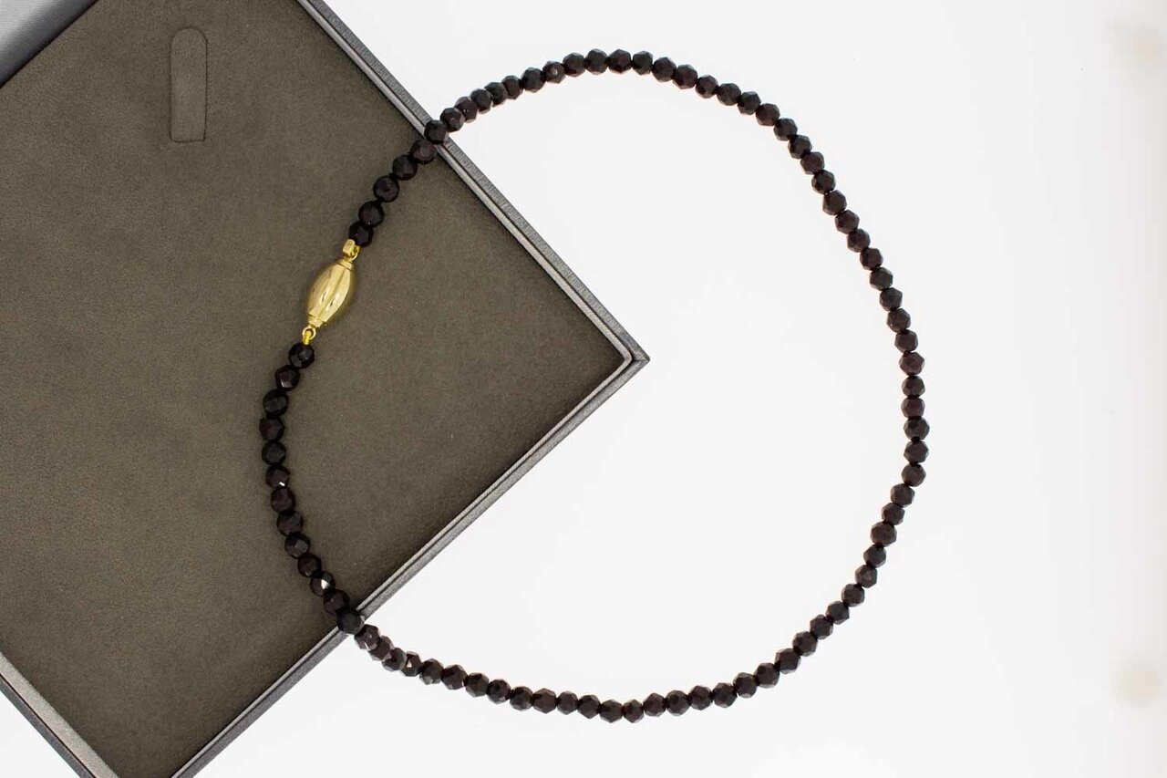 Granaatketting met gouden sluiting - 49 cm