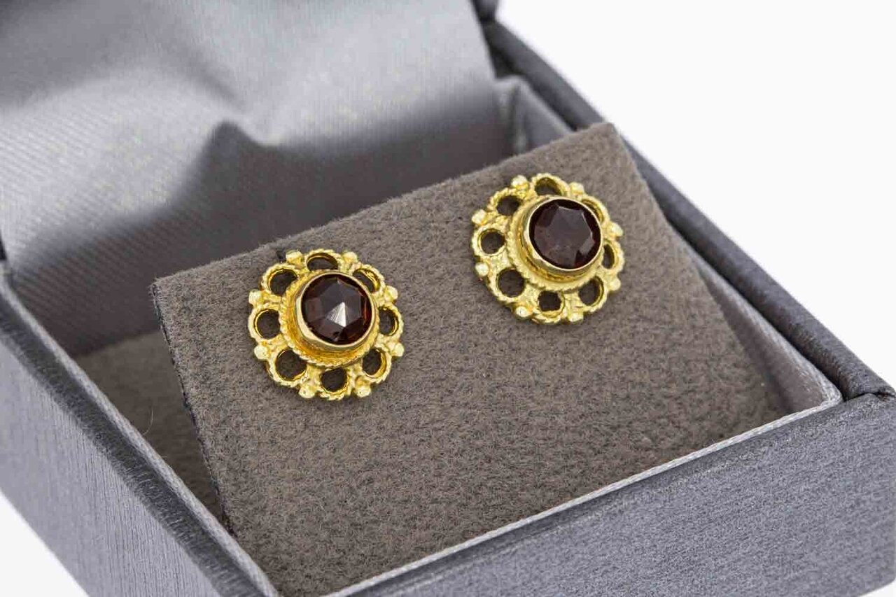 14 Karaat gouden granaat oorknoppen - 1 cm