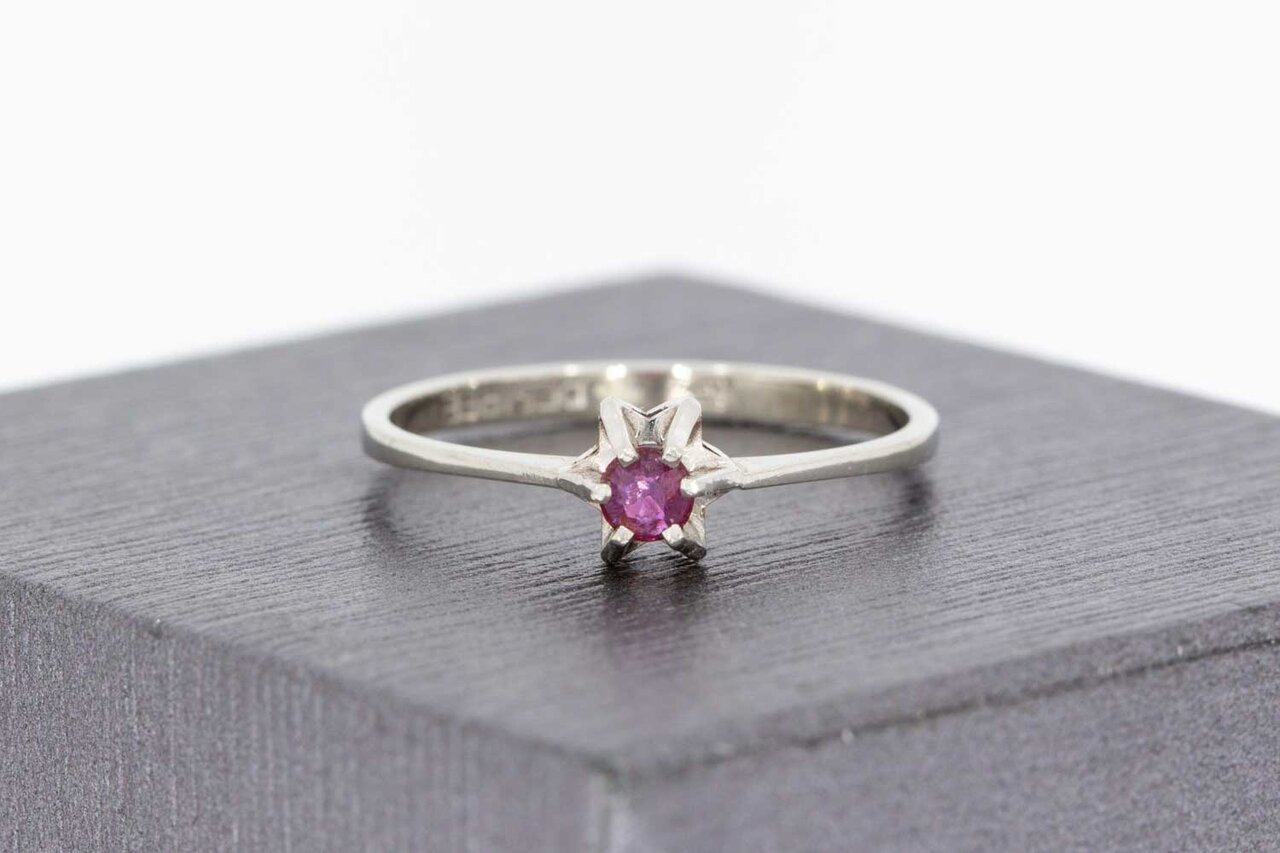 14 Karaat witgouden Robijn ring - 17,2 mm