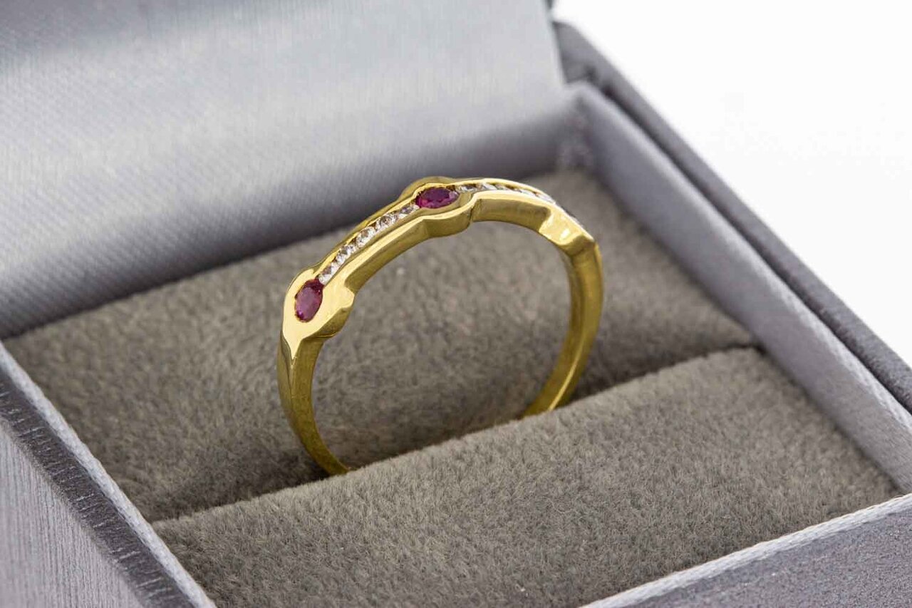 Robijn ring met Diamant 18 Karaat - 16,8 mm
