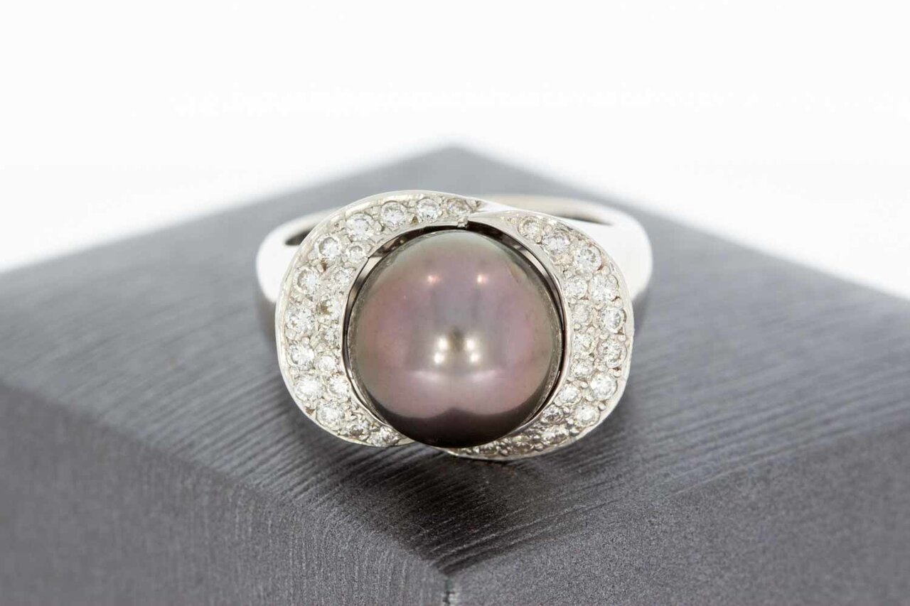 18 Karaat Parelring met Diamant - 17,1 mm