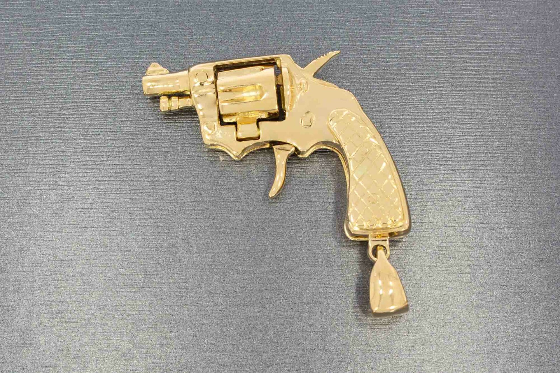 14 karaat gouden revolver hanger - 5 cm