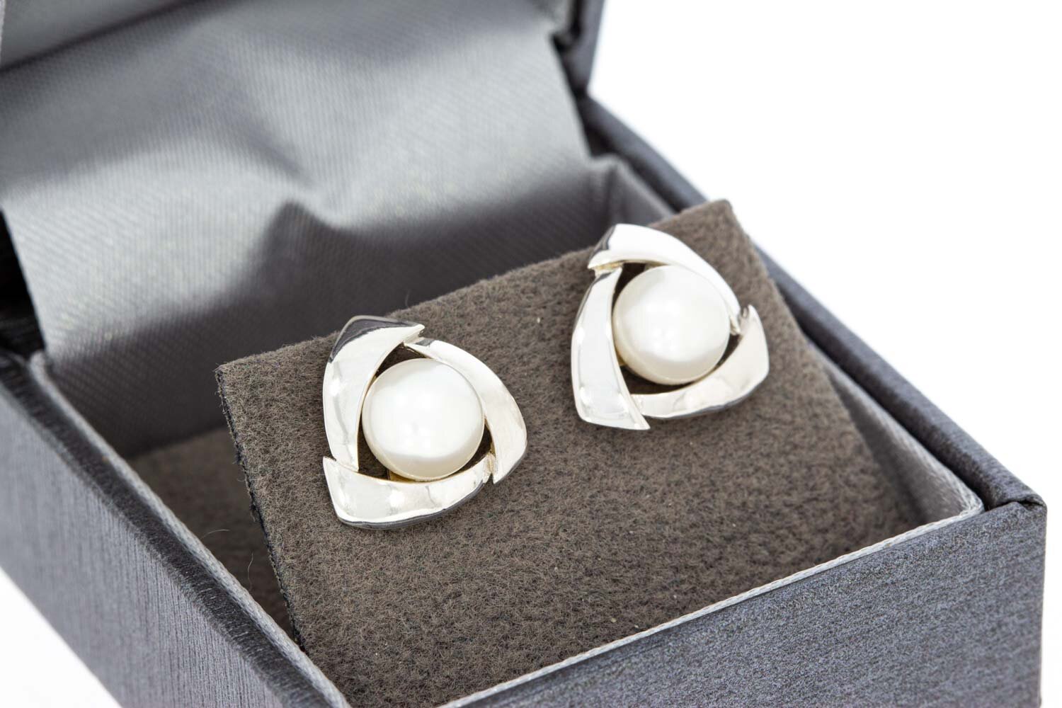 Parel oorknoppen 18 karaat goud - 1,2 cm