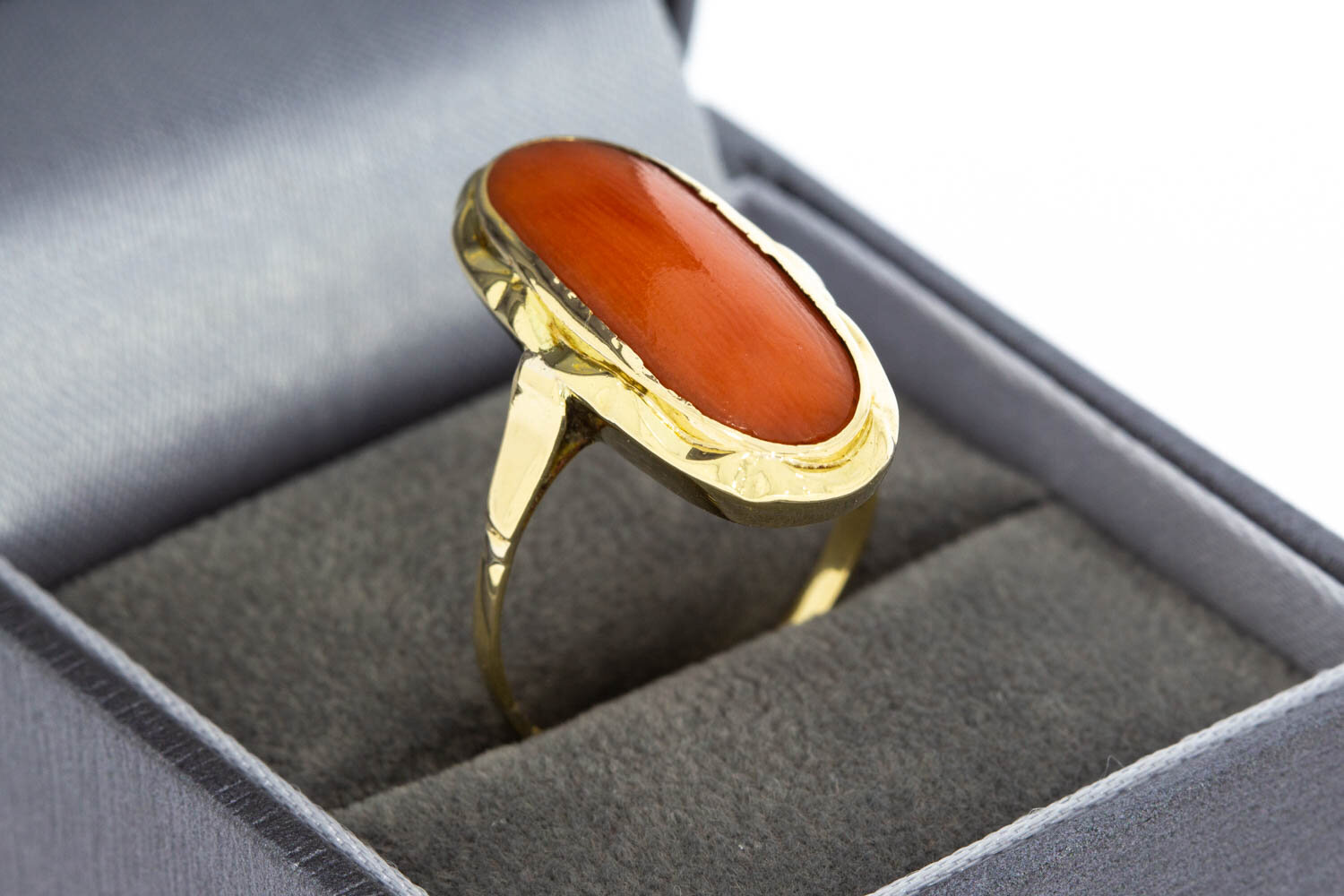 Bloedkoraal ring 14 karaat goud - 18,1 mm