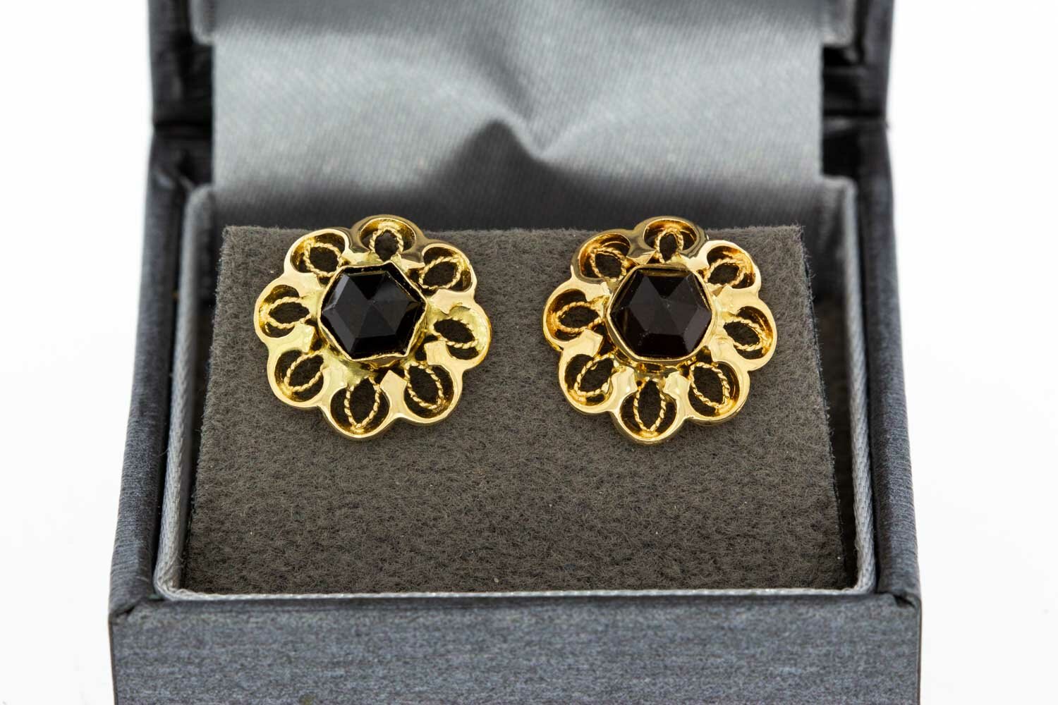 Granaat oorknoppen 14 karaat - 1,4 cm