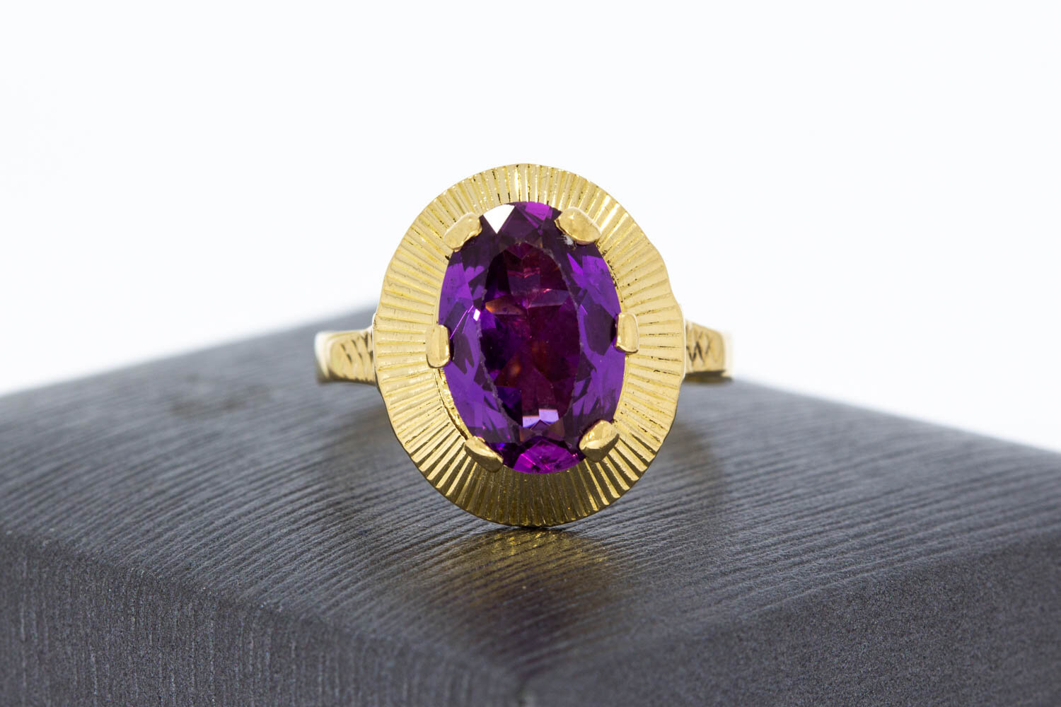 Amethyst ring 18 Karaat goud - 18,1 mm
