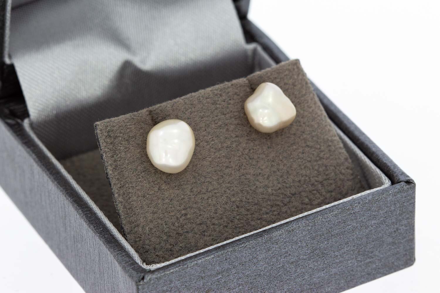 18 karaat gouden Parel oorknopjes - 0,8 cm