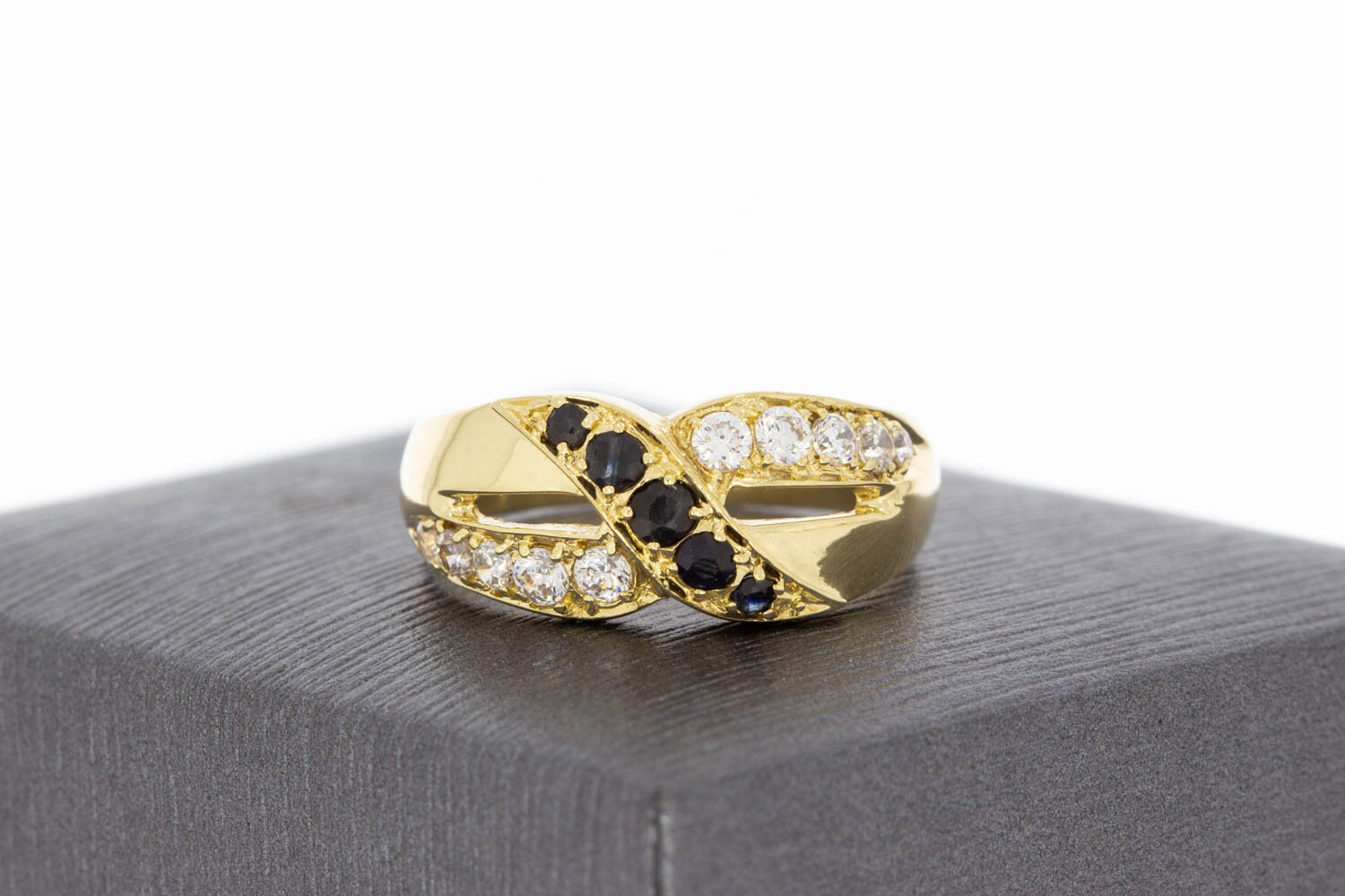 Saffier ring 14 karaat goud - 18,1 mm