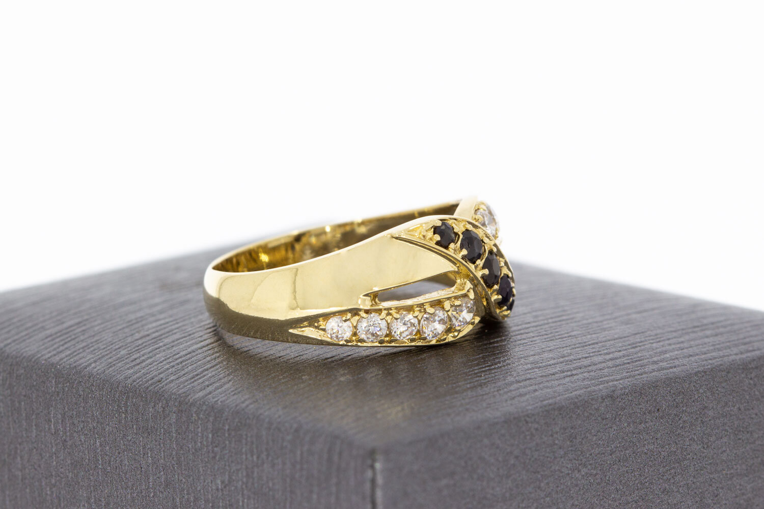 Saffier ring 14 karaat goud - 18,1 mm