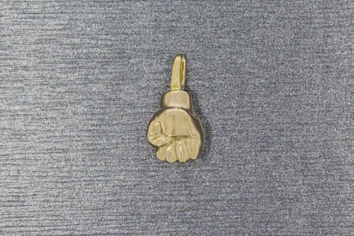 Gouden Vuist hanger 14 karaat - lengte 1,6 cm