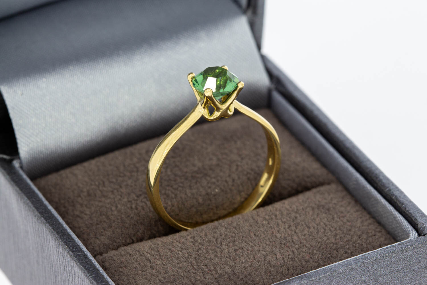 18 gouden edelsteen dames ring - 17,6 mm