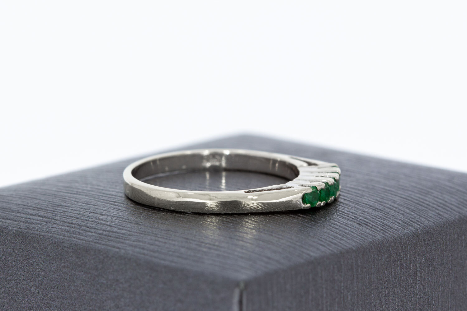 Smaragd ring dames 14 karaat goud - 17,1 mm