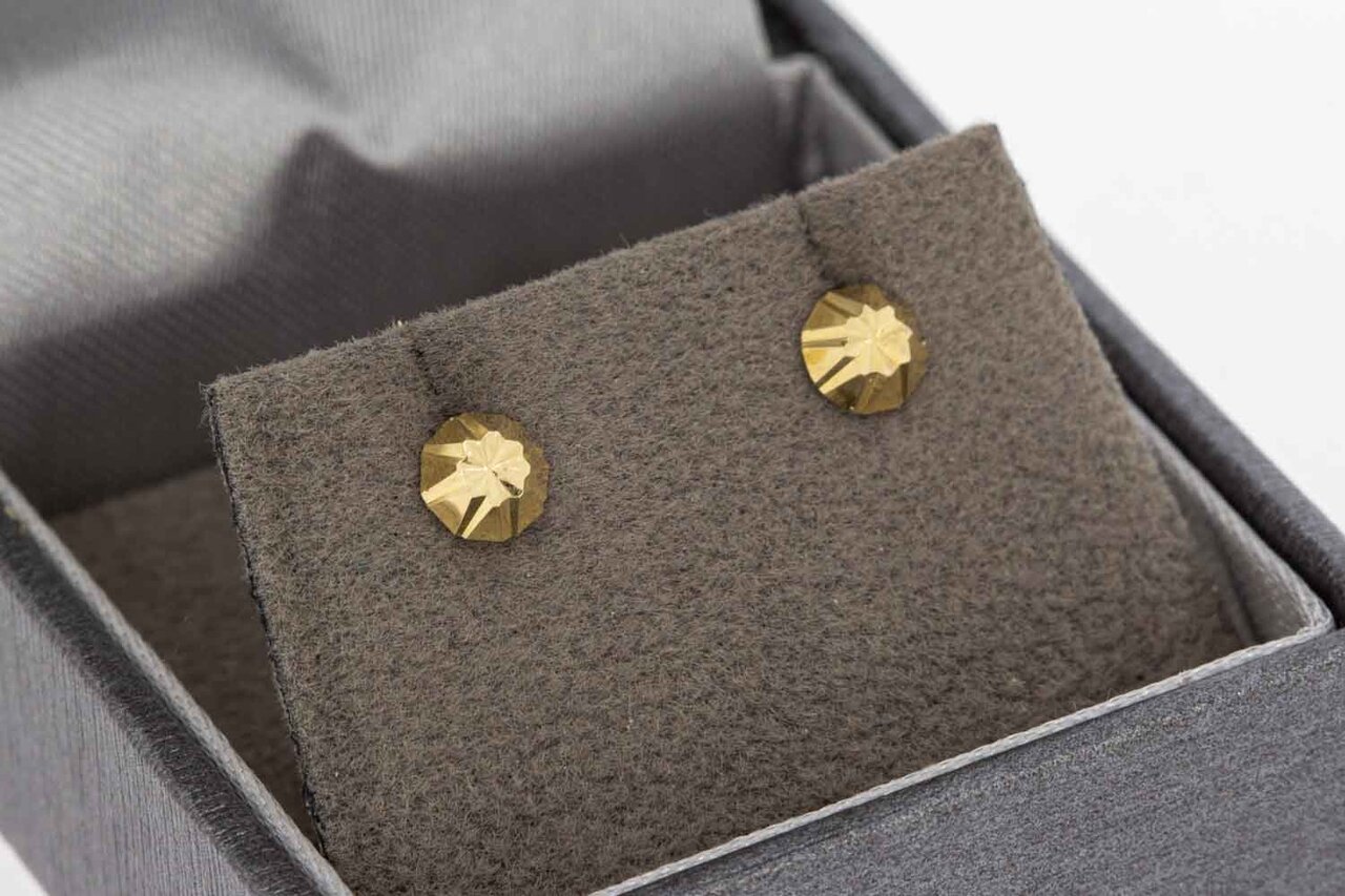 14 Karaat Bol gouden oorknopjes - 0,5 cm