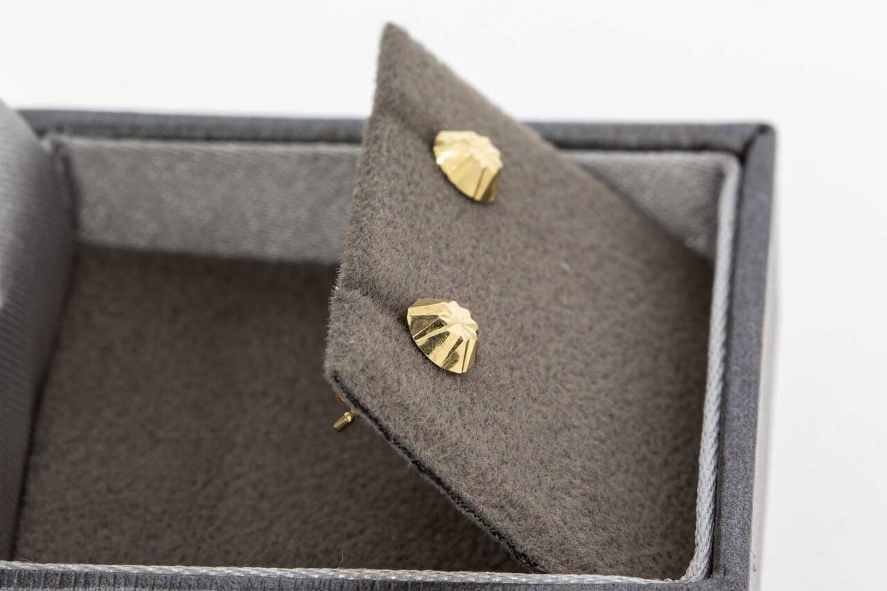 14 Karaat Bol gouden oorknopjes - 0,5 cm