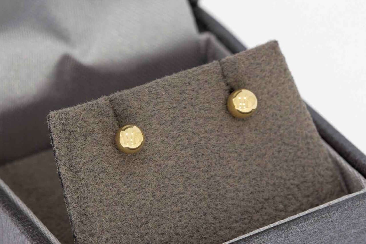 14 karaat gouden oorbelletjes - 0,4 cm